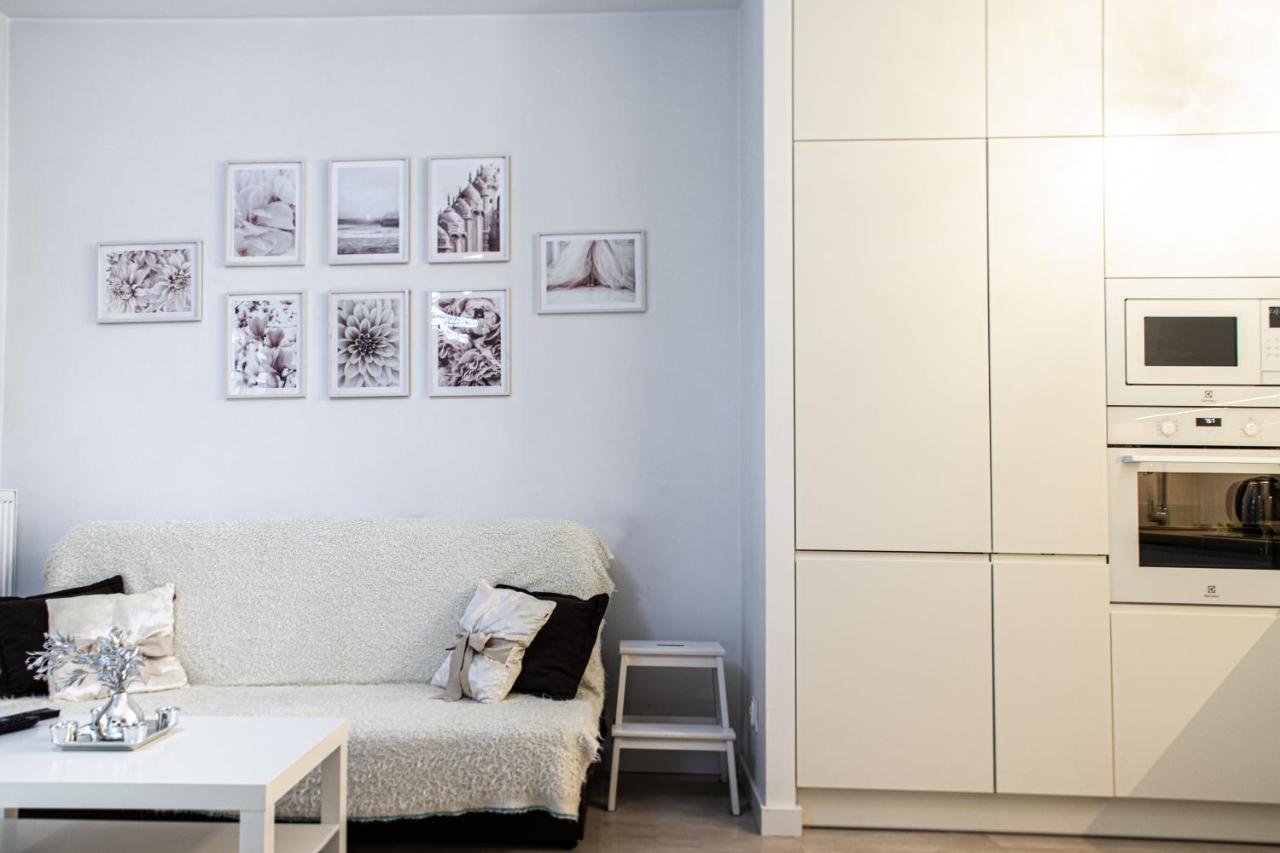 Wola Glamour Apartment Warsawa Bagian luar foto