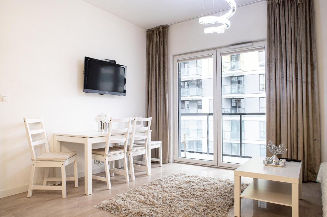 Wola Glamour Apartment Warsawa Bagian luar foto