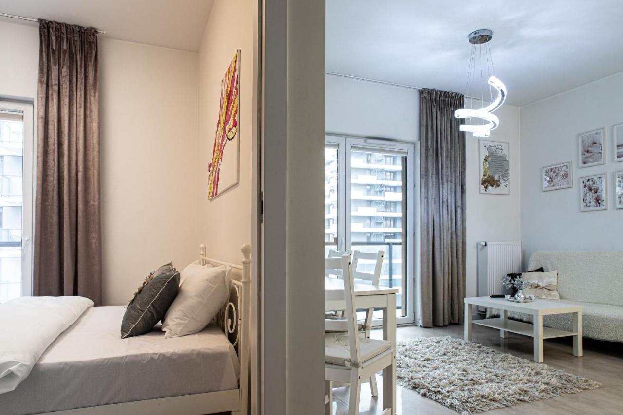 Wola Glamour Apartment Warsawa Bagian luar foto