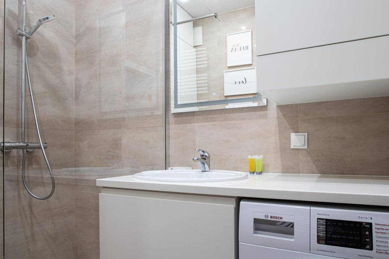Wola Glamour Apartment Warsawa Bagian luar foto
